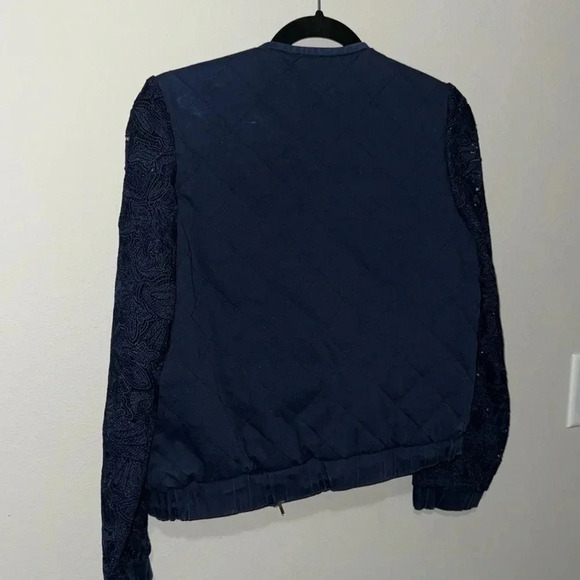AMUR Teagan quilted bomber jacket laced sleeved- large. Great condition. - Picture 10 of 12